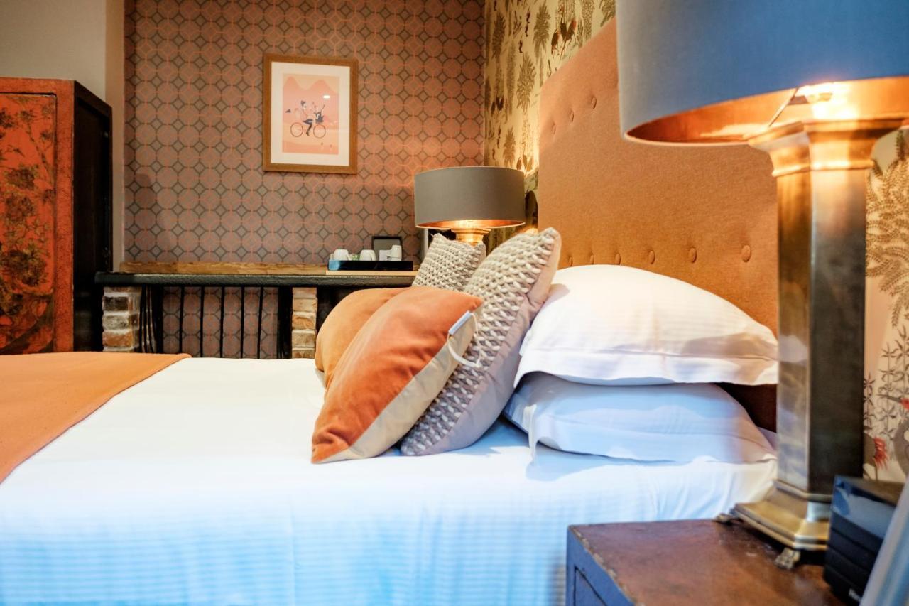 The Bull Hotel บริดพอร์ต ภายนอก รูปภาพ