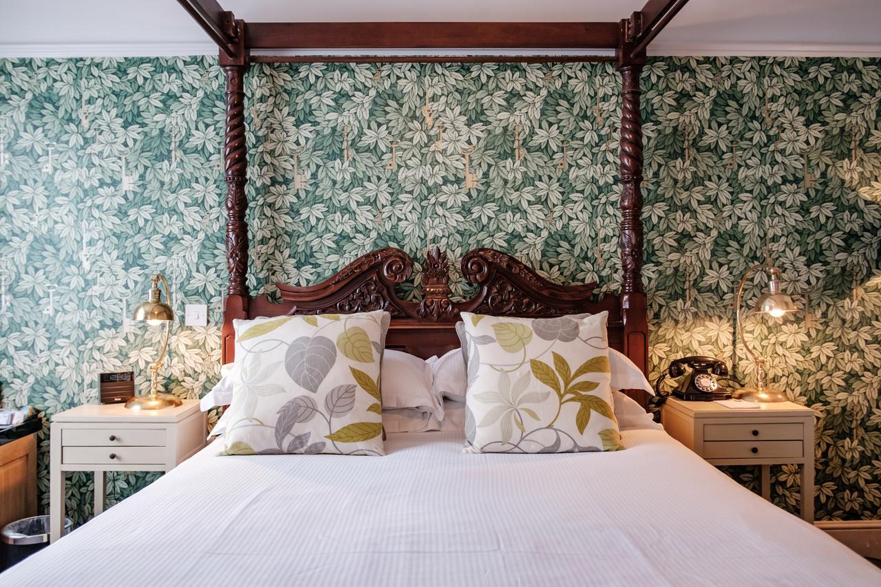 The Bull Hotel บริดพอร์ต ภายนอก รูปภาพ